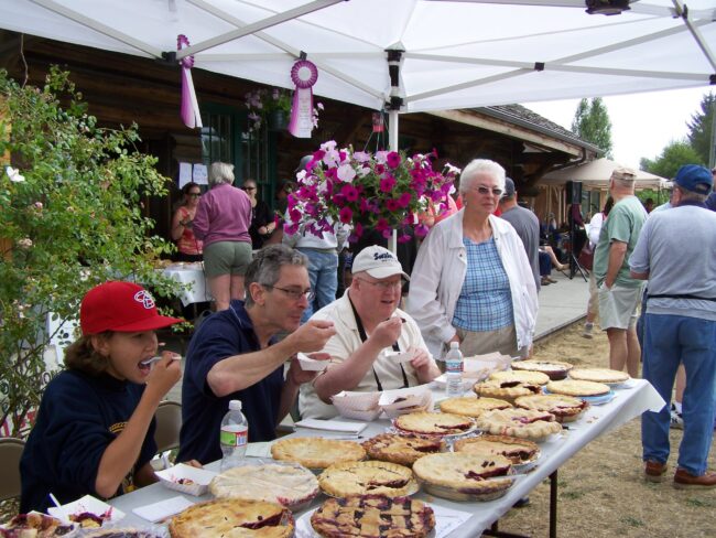 Photo of people eating pie at pie e