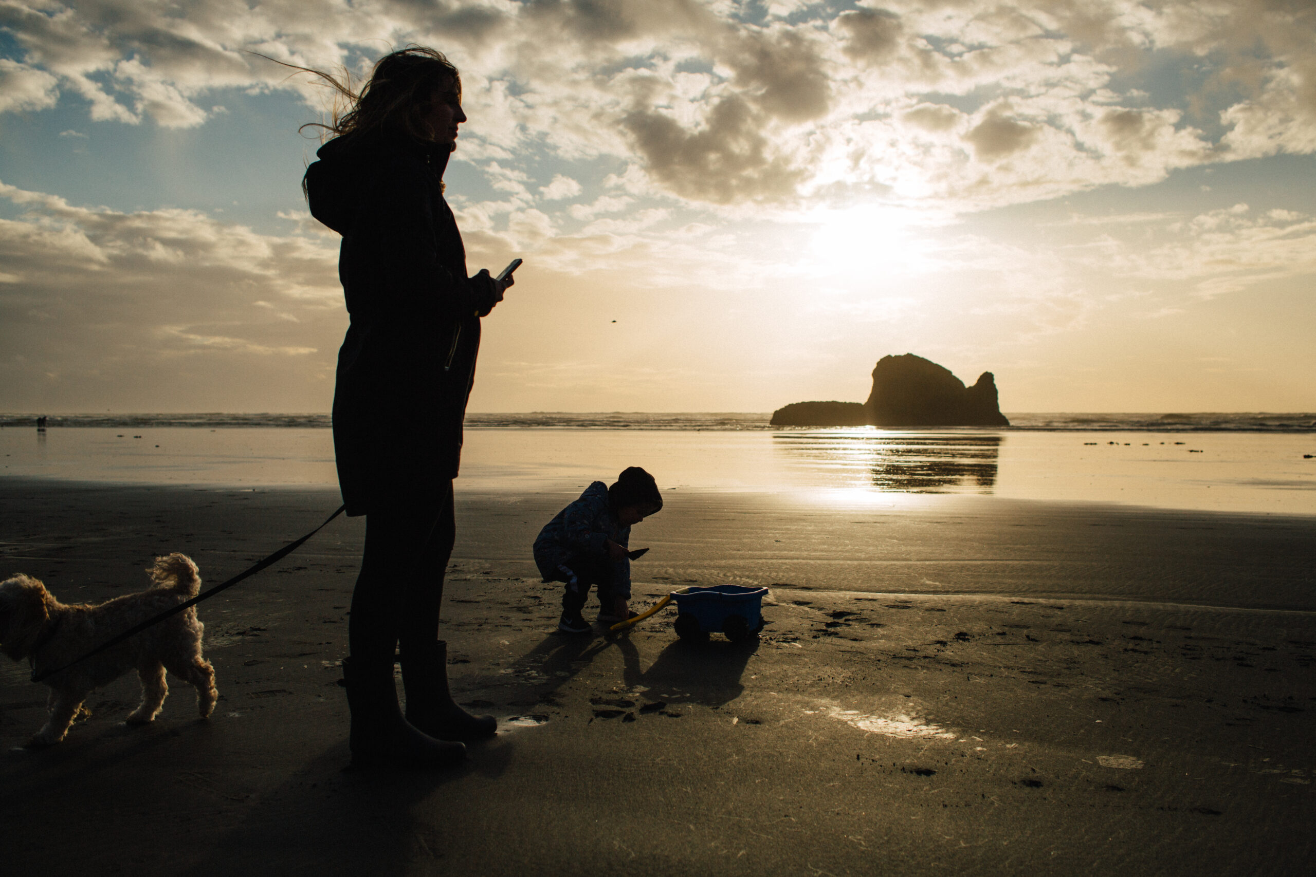 Clam digging in Grays Harbor County, Celebrating Community Together, blog, Olympic Peninsula Washington