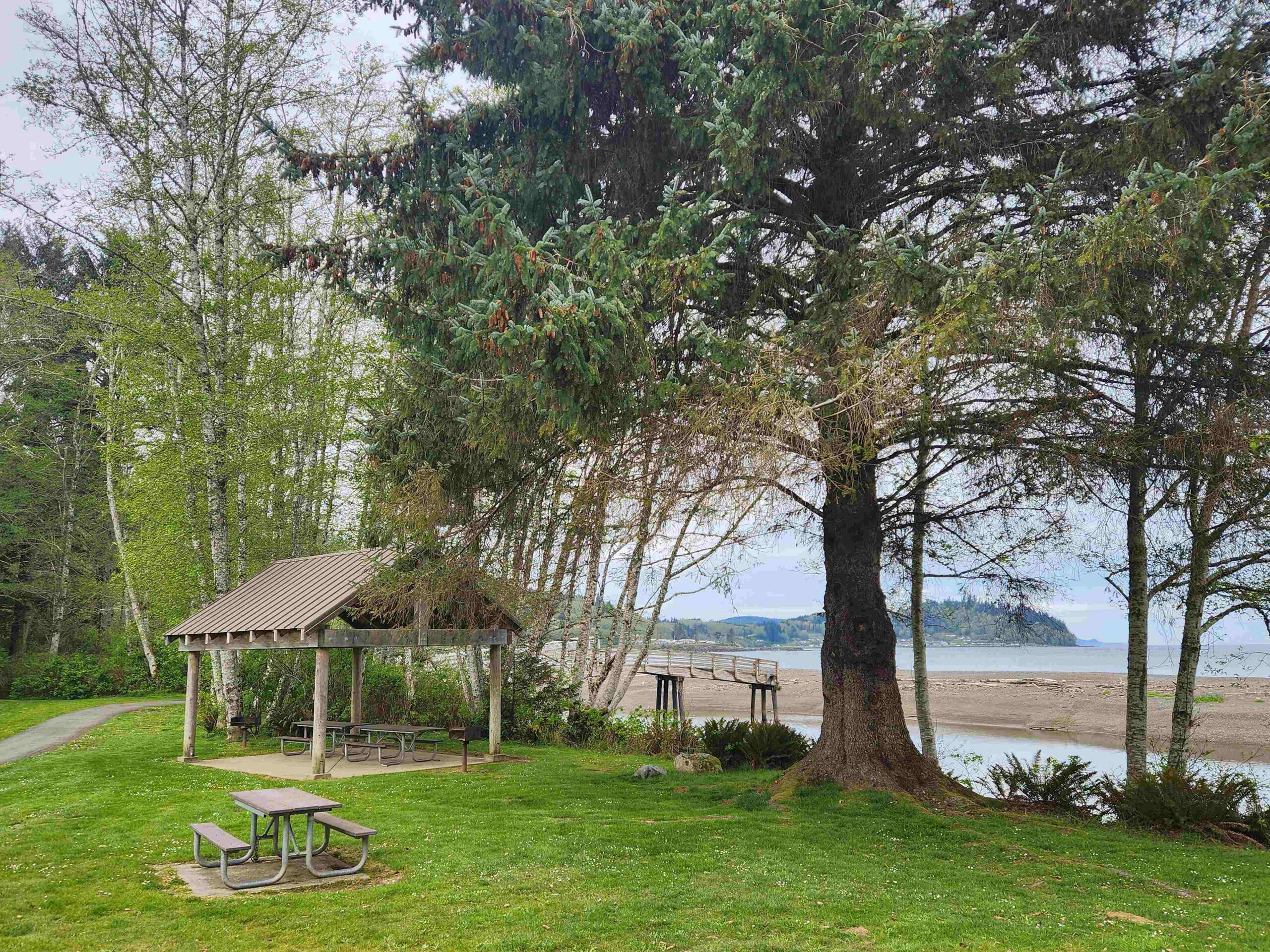 photo of picnic area and water at Clallam Bay County Park