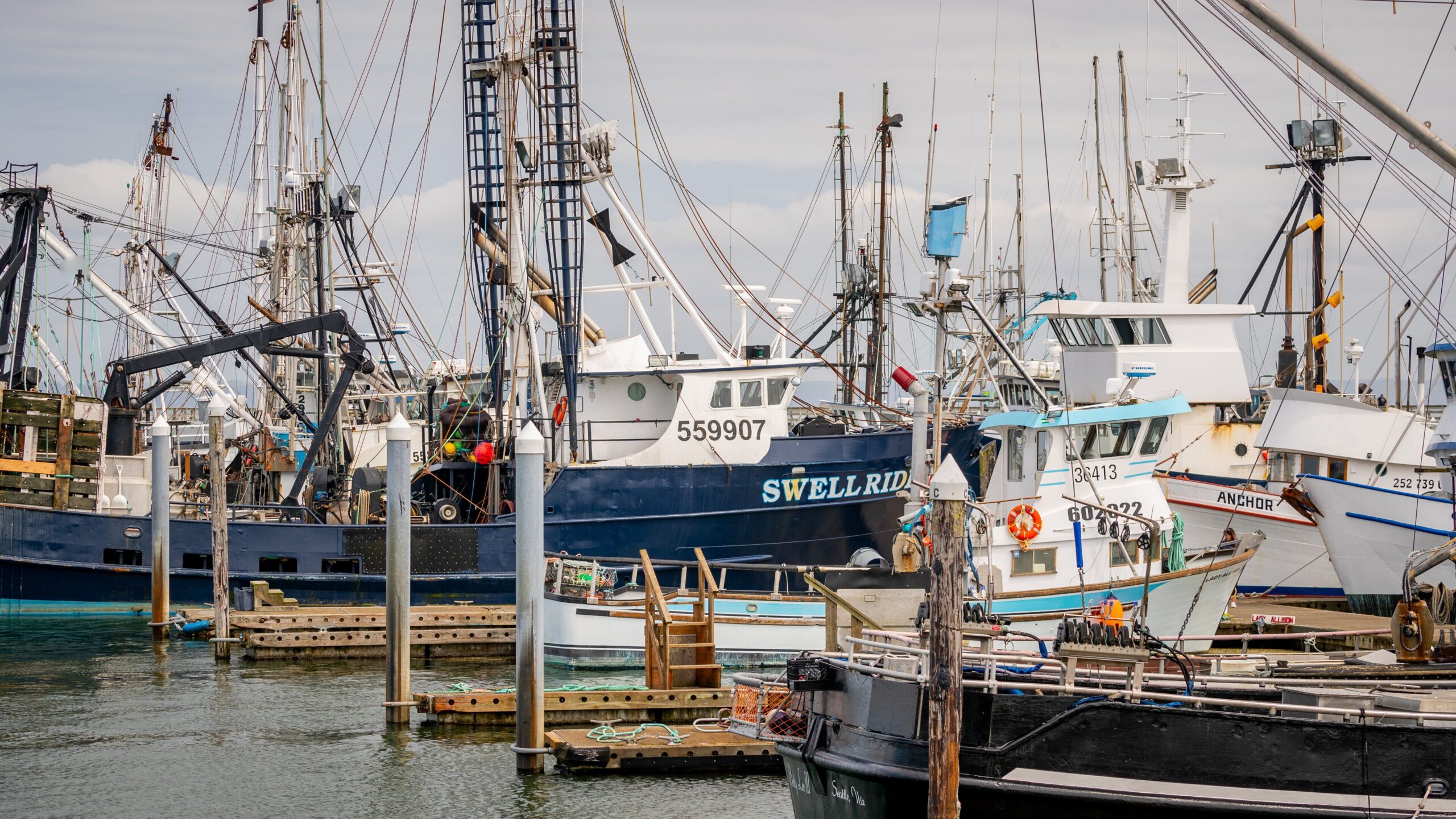 photo of boats and water at the Westport Marina | September Fall in Grays Harbor County