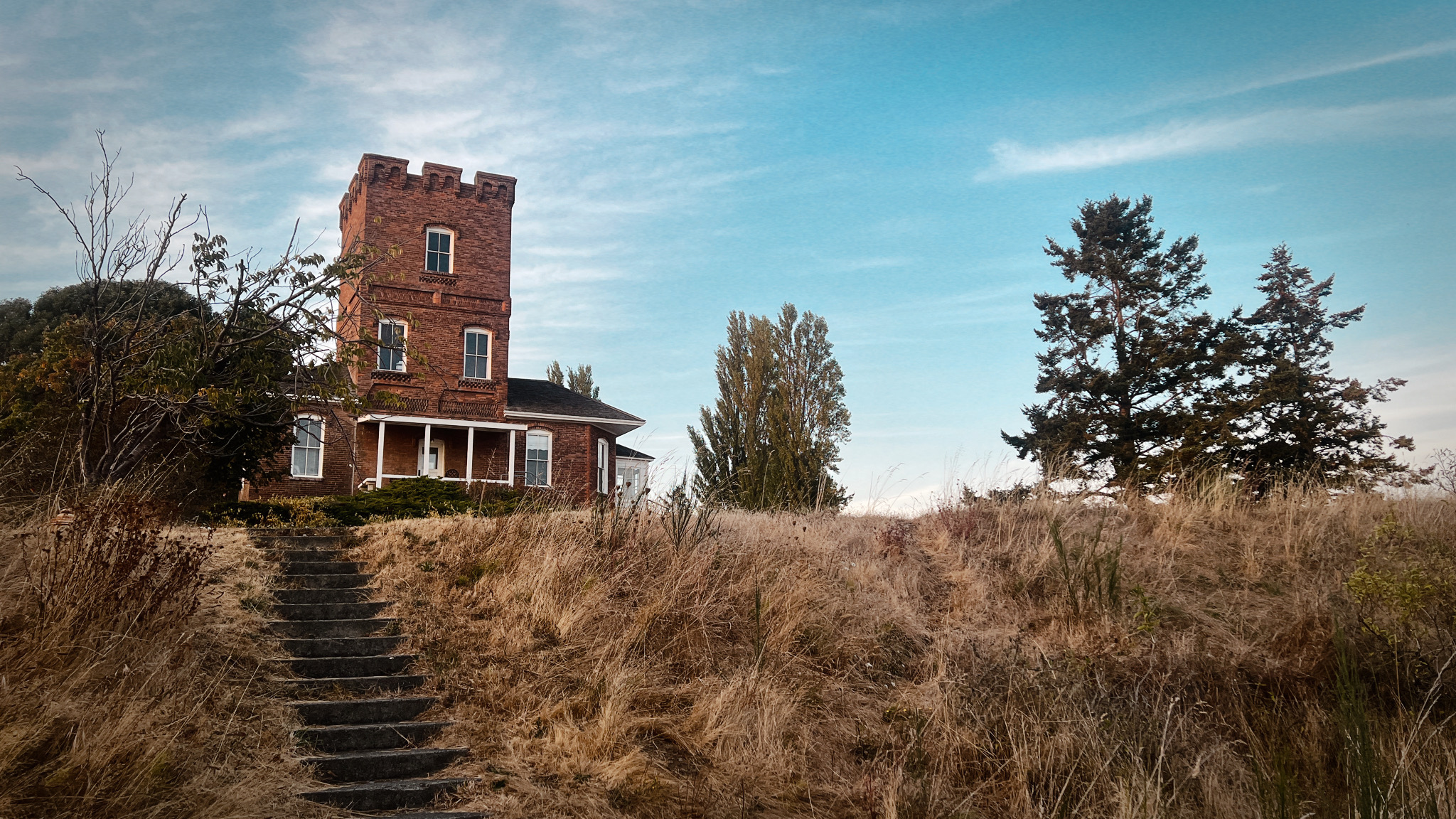 photo of exterior of Alexanders Castle at Fort Worden in Port Townsend, WA